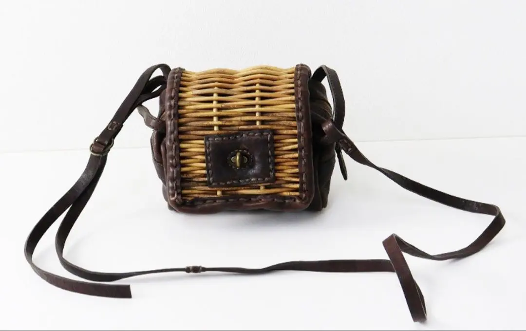 【美品】エバゴス ショルダーバッグ かごバッグ サークルポシェット 2025年最新】エバゴス ポシェットの人気アイテム - メルカリ