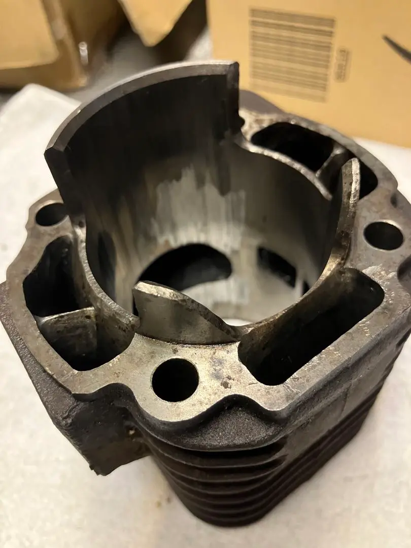 グランドアクシスRX100社外品シリンダーピストン2個分あり　一度取りつけ済み BW'S100 グランドアクシス RX100 STDシリンダー ピストン セット