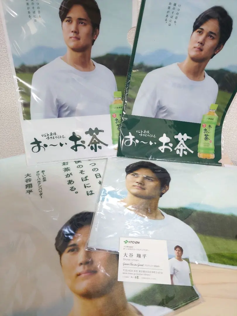 【k2315217商品】大谷翔平 名詞カード ドジャース 伊藤園 大谷翔平をデザイン、「お～いお茶」特別ボトル限定販売 名刺風