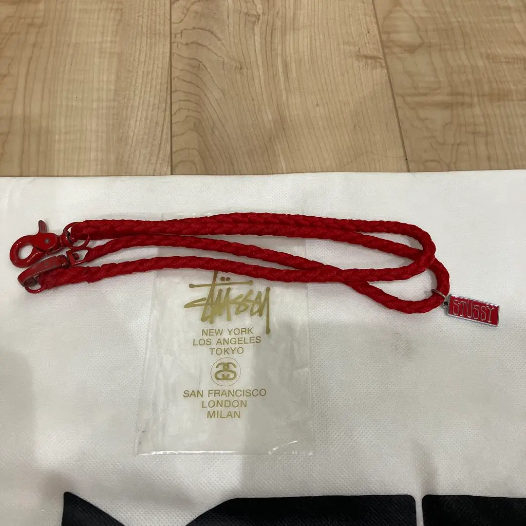 Stussy ウォレットチェーン カラビナ付き 未使用品】STUSSY 三つ折り財布 ウォレットチェーン 90s - メルカリ