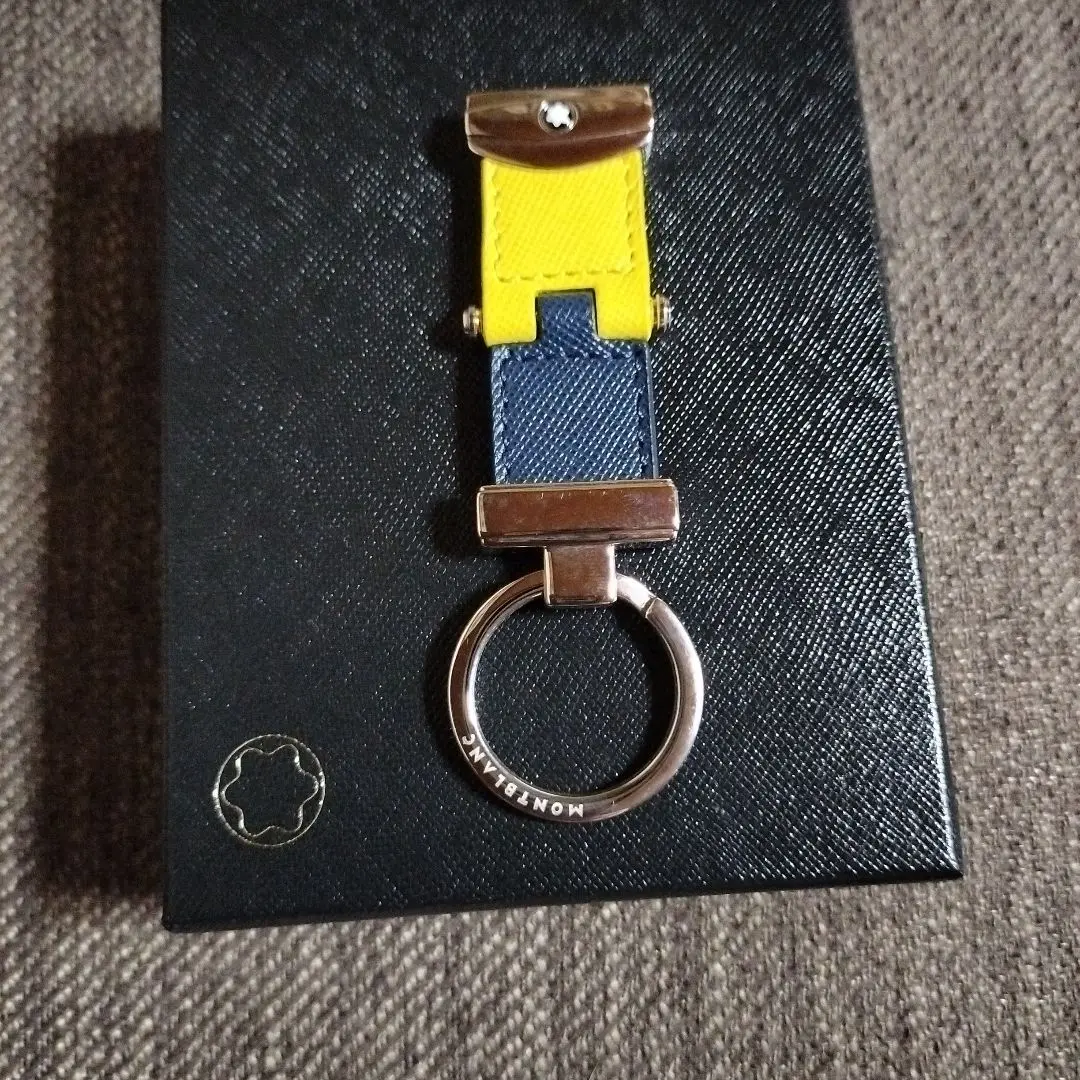 MONT BLANC バーガンディ キーホルダー サルトリアル ループ キーフォブ - 高級キーリング – Montblanc® JP
