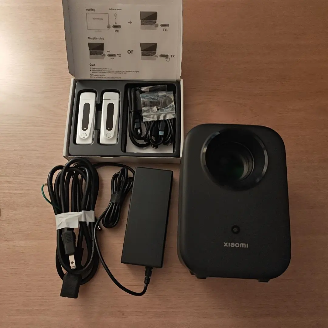 【中古良品】Xiaomi Smart Projector L1【三脚セット】 中古良品】Xiaomi Smart Projector L1【三脚セット】 中古良品