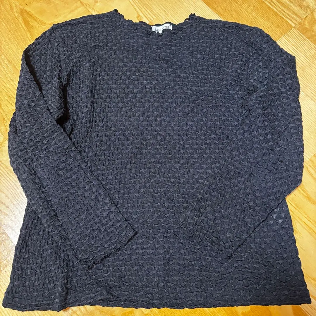 Thumbnail of Used clothing tops