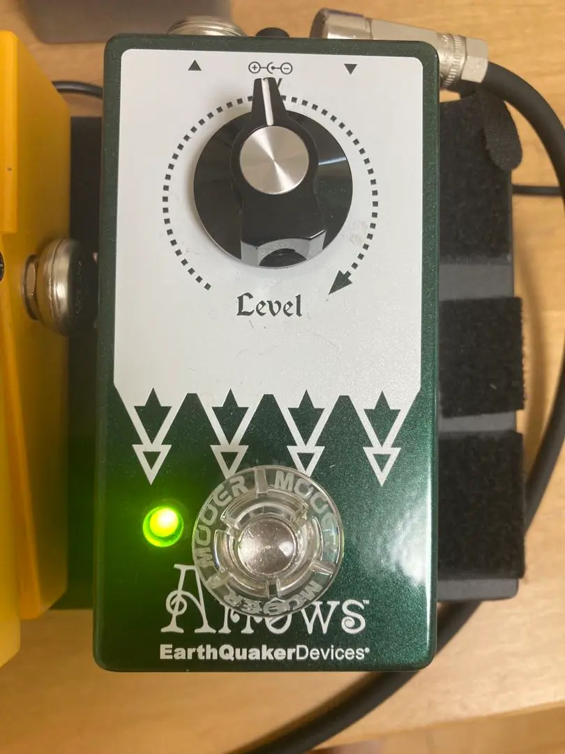 Arrows プリアンプブースター — EarthQuaker Devices