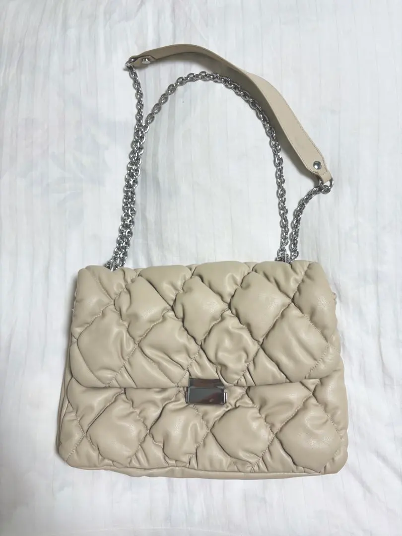 Thumbnail of Beige quilted shoulder bag