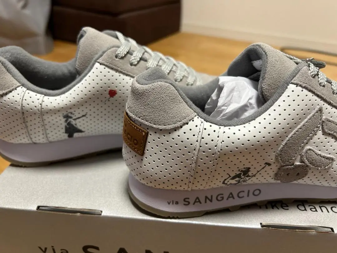 【ケンシロウ】にゅ SANGACIO バンクシー スニーカー 26.0 抽選販売／バンクシーのグラフィティフォトを使用した限定