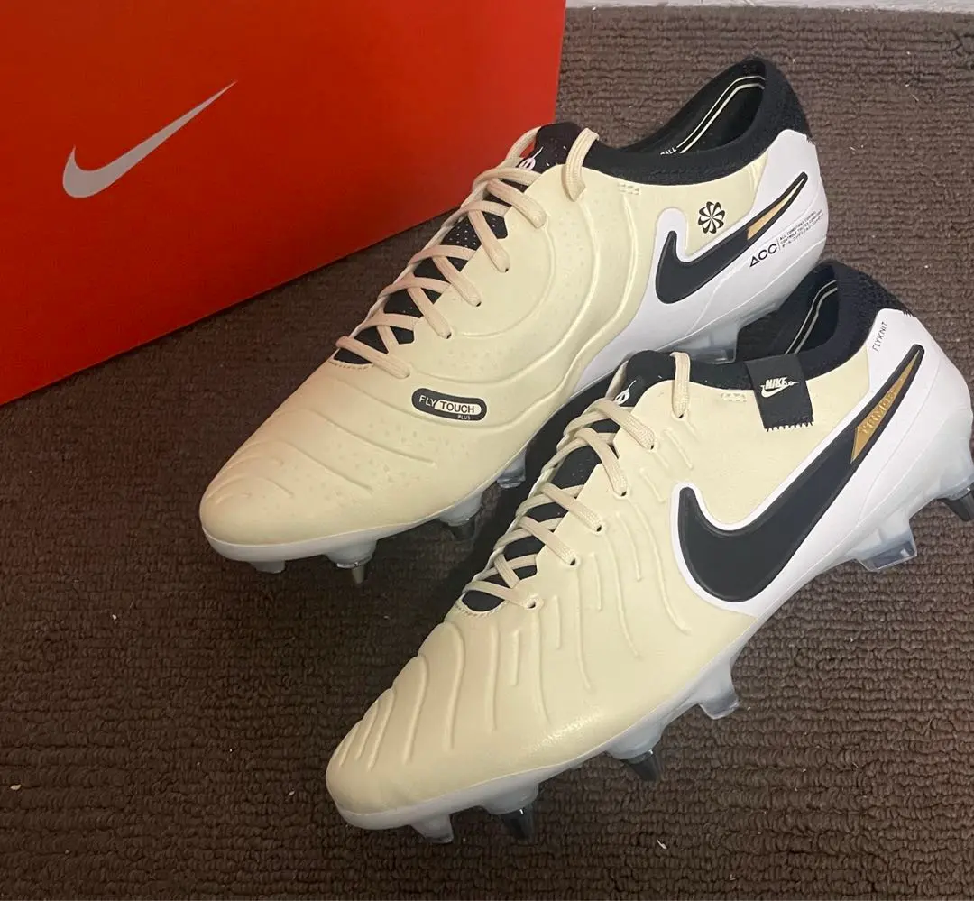 「最終値下げ」Nike Tiempo スパイク　SG 取り替え式　27.5㎝ 2025年最新】ティエンポ sg 27.5の人気アイテム - メルカリ