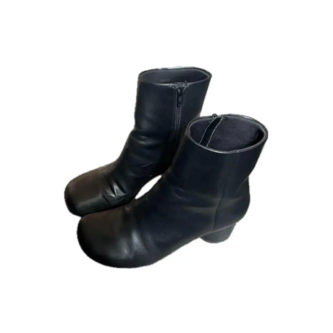 Thumbnail of T0779 GU Boots 24 Black Leather Heel Unique Sold Out Great Deal
