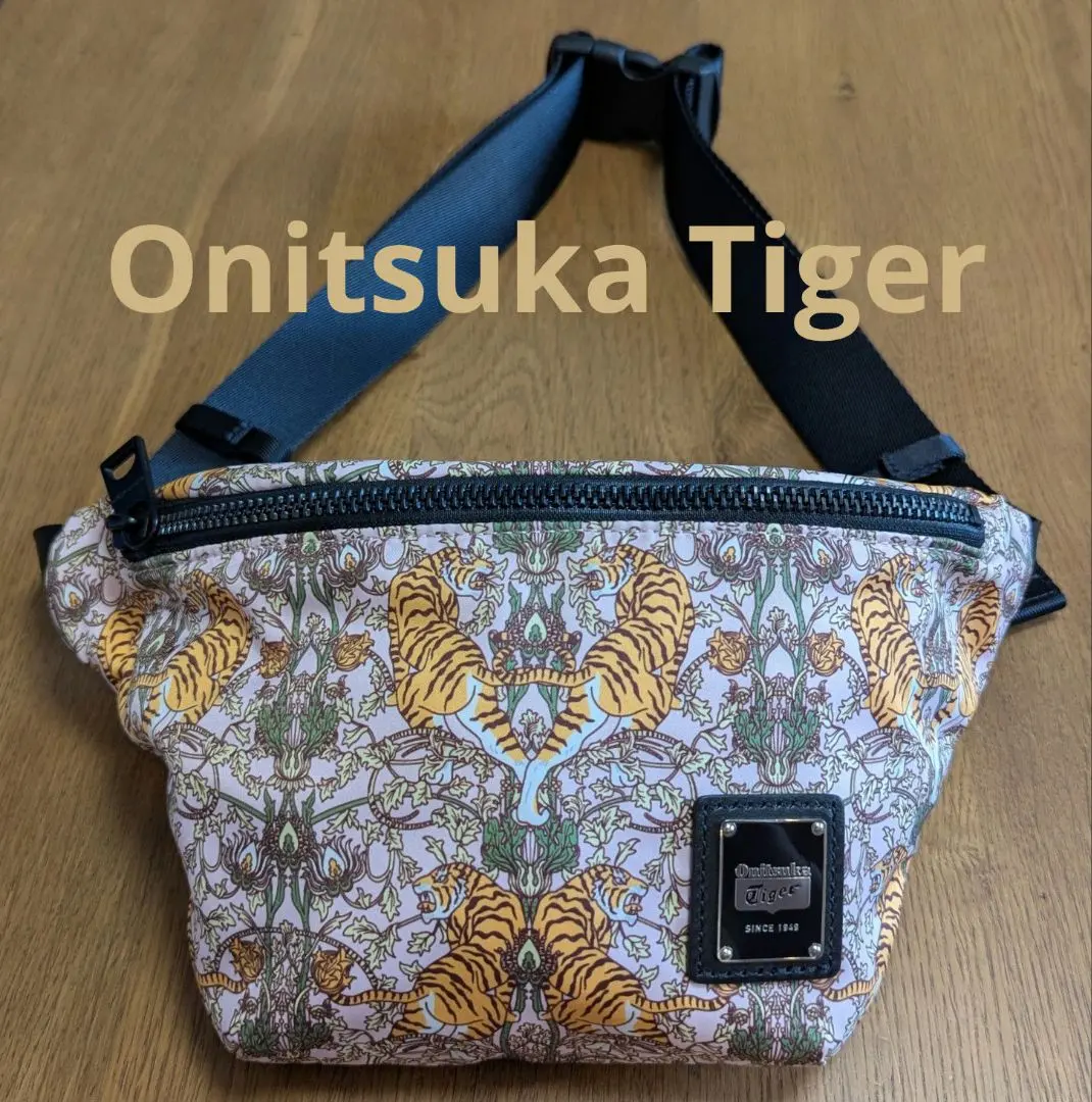 オニツカタイガー プリンティッドウエストポーチ PRINTED WAIST POUCH / プリンティッドウェストポーチ（ボディ