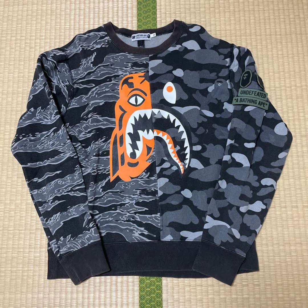 BAPE Undefeated Tiger Shark 衛衣 的縮圖