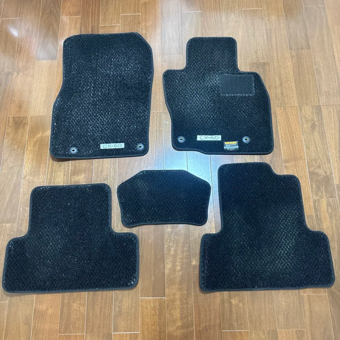 値下げ可能です⭐︎様　　　CX-60 純正 フロアマット スポーツ マツダ(純正) フロアマット（スポーティ） のパーツレビュー