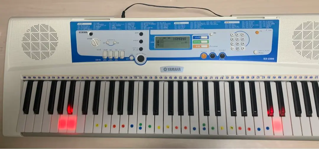 【中古商品】YAMAHA EZ-J200 電子ピアノ　ヤマハ 新品同様 YAMAHA EZ-J200 ヤマハ 電子ピアノ 鍵盤楽器 - 鍵盤楽器