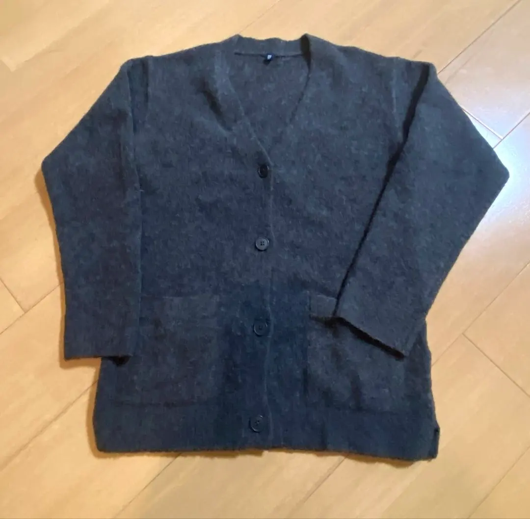 Thumbnail of Uniqlo Thick Cardigan, Kids 150cm, Gray