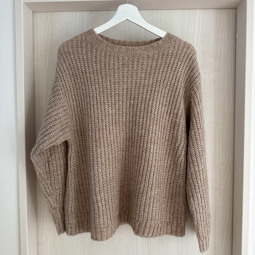 Thumbnail of UNIQLO Beige Long Sleeve Knit Sweater M