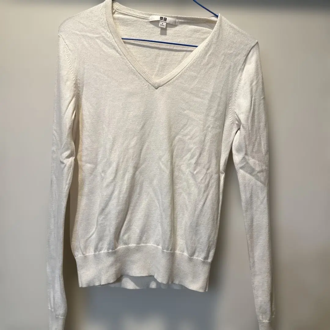 Thumbnail of UNIQLO White Knit Sweater, Size S, Cashmere Blend