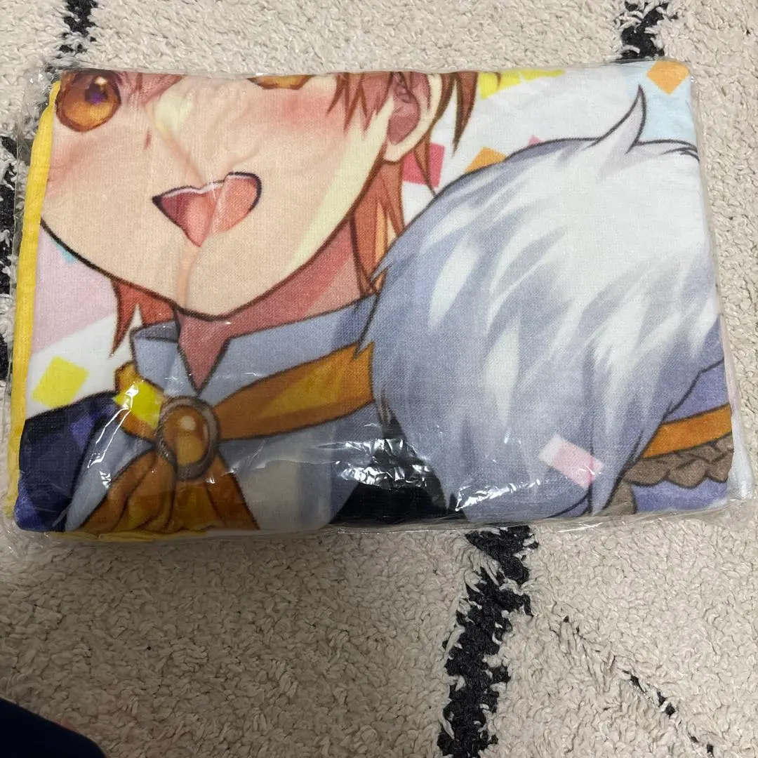 Thumbnail of Root (from Strawberry Prince) towel