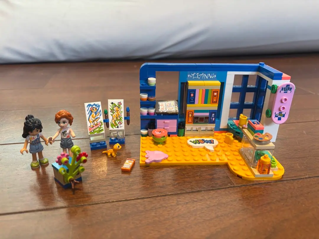Thumbnail of LEGO Friends Liann's Room 41739