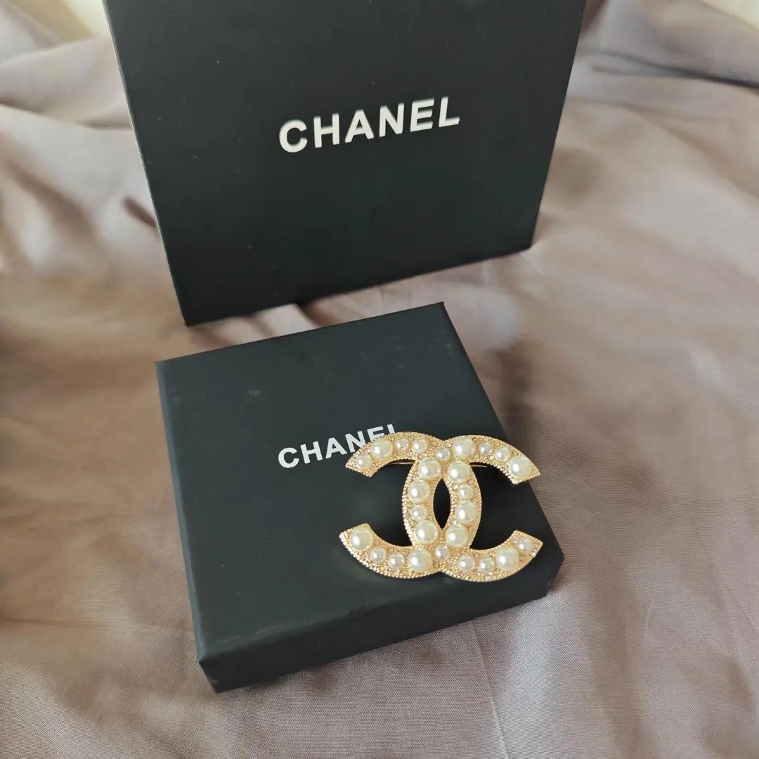 Thumbnail of Chanel Coco Mark Brooch Imitation Pearl Rhinestone Gold