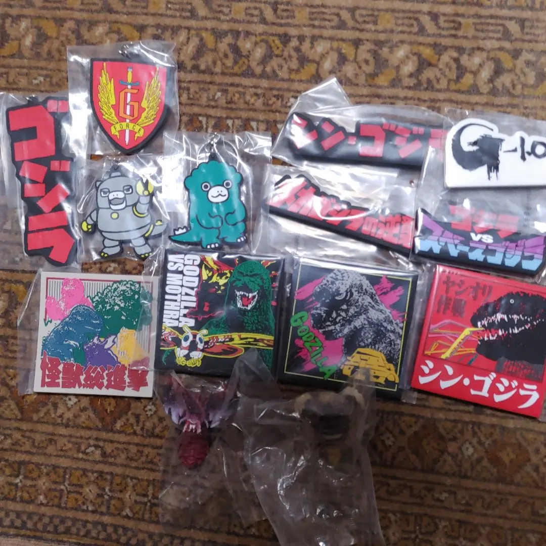 一番賞 哥斯拉 狂暴之物 橡膠雜貨全套 & 怪獸頭磁鐵 的縮圖