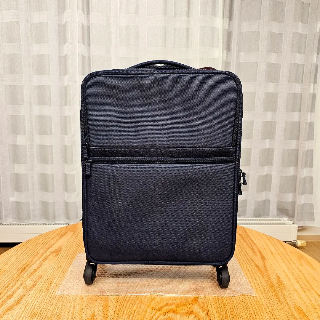 無印良品　半分の厚みで収納できるソフトキャリーケースブラック【穴吹ゴジラ】 Amazon | 無印良品 半分の厚みで収納できるソフトキャリーケース
