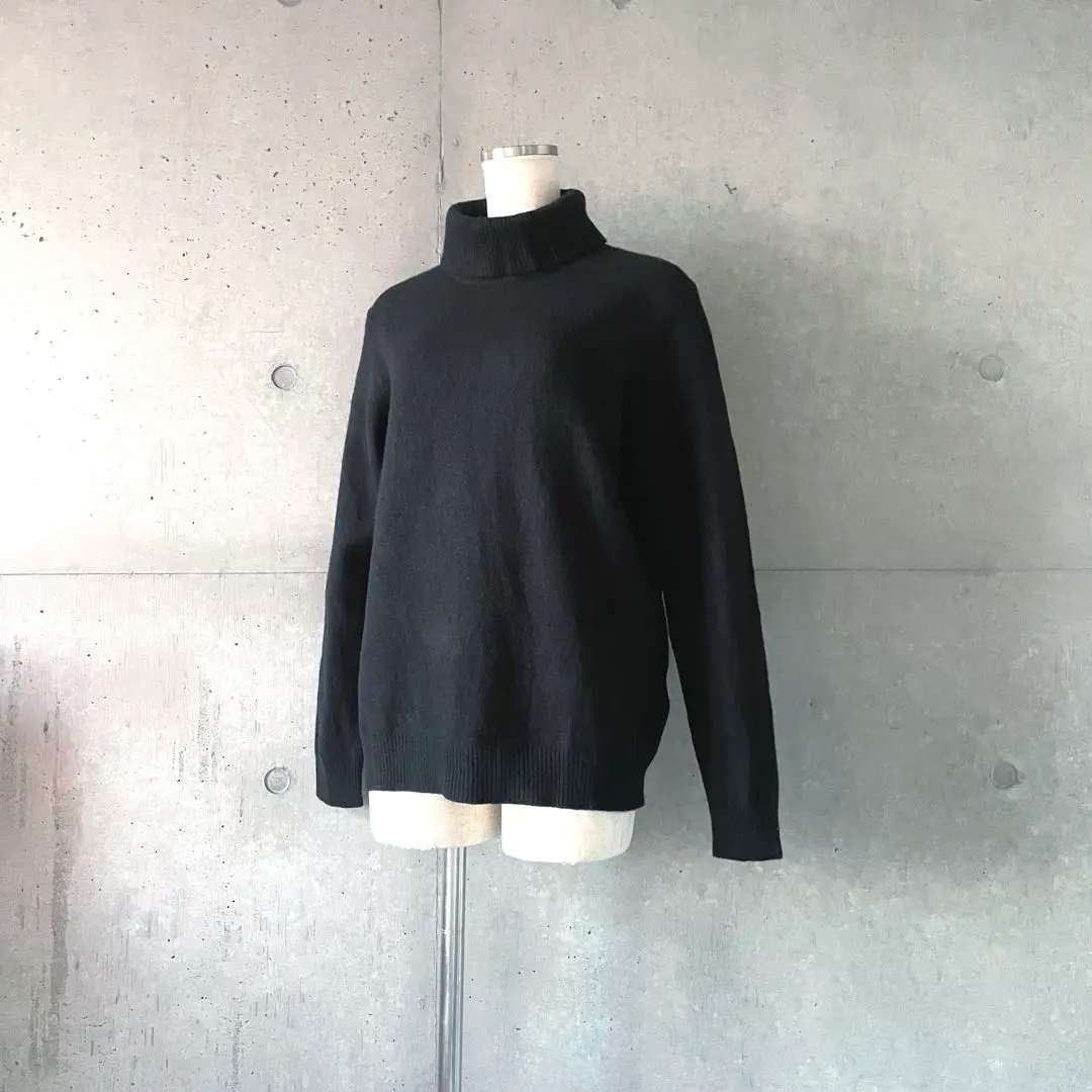 Thumbnail of Uniqlo UNIQLO 100% Wool High Neck Turtleneck Knit Black L