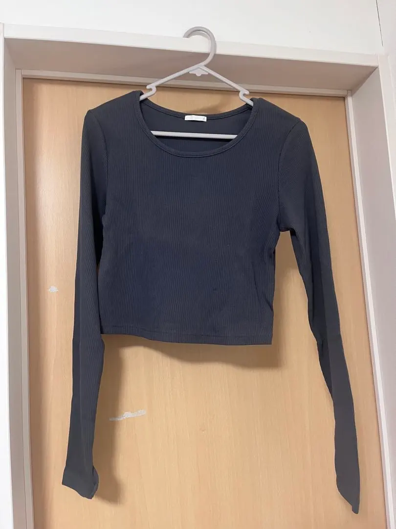 Thumbnail of Cropped long-sleeved top