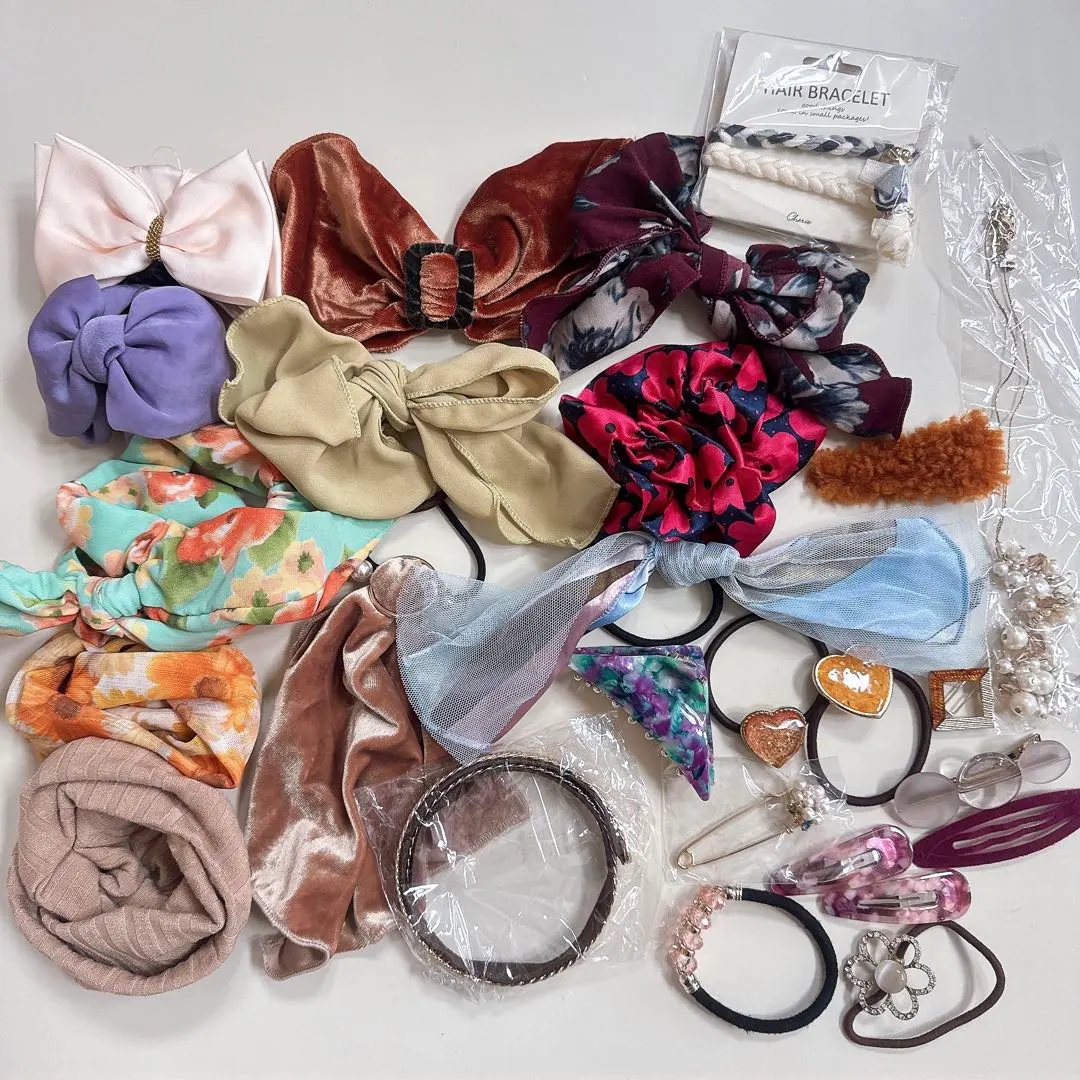 Thumbnail of Women's Hair Accessories - 25 Piece Set - Stylish