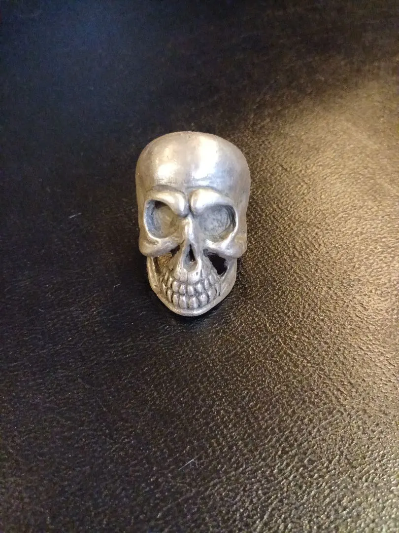 Thumbnail of Skull ring (no brand)