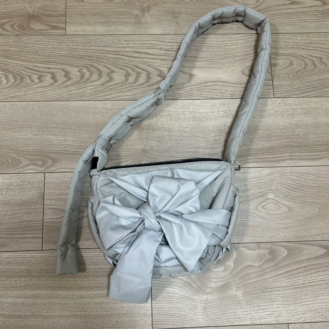 Thumbnail of IUGAMAKARAS Gray Shoulder Bag with Ribbon