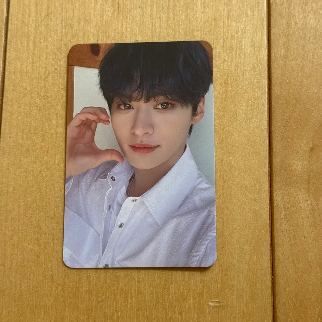 Thumbnail of Stray Kids Lee Know Nacific Trading Card