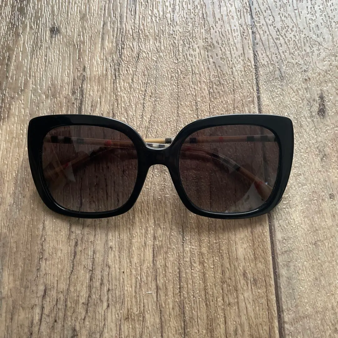 Thumbnail of Burberry Sunglasses - Carol Square Butterfly Full Fit Model