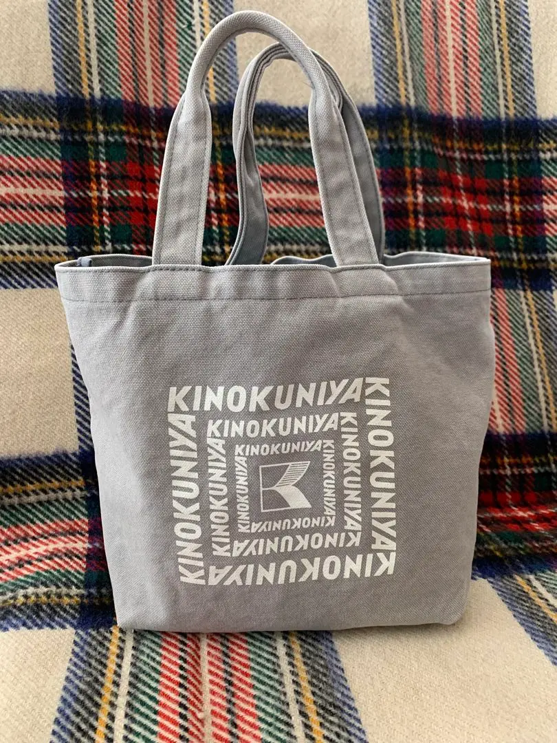 KINOKUNIYA ×ハローキティ　エコバッグ グレー L 紀伊國屋　サンリオ ハローキティ - 【新品】紀伊國屋 × ハローキティコラボ エコ