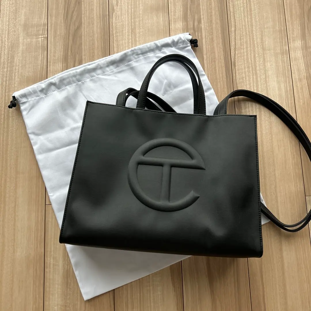 2025年最新】telfar ミディアムの人気アイテム - メルカリ