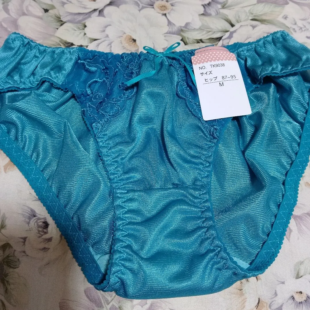 綠松石色 M 碼 短褲 新品 的縮圖