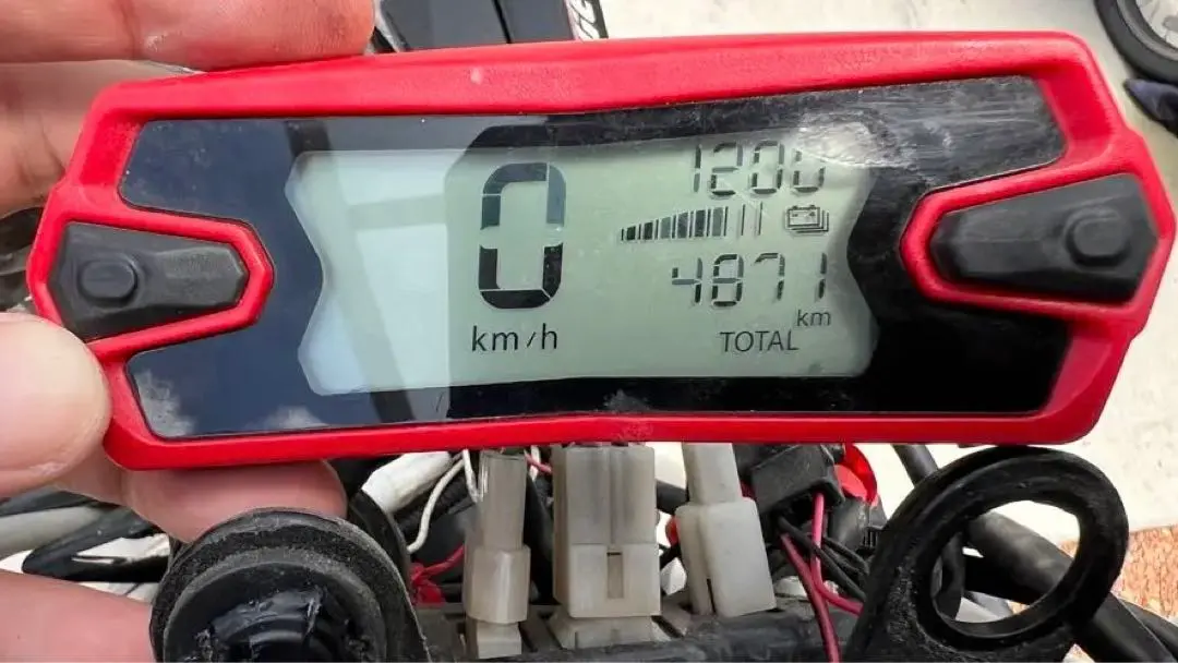 BETA 走行距離21km RR2T RR4T スピードメーター 液晶