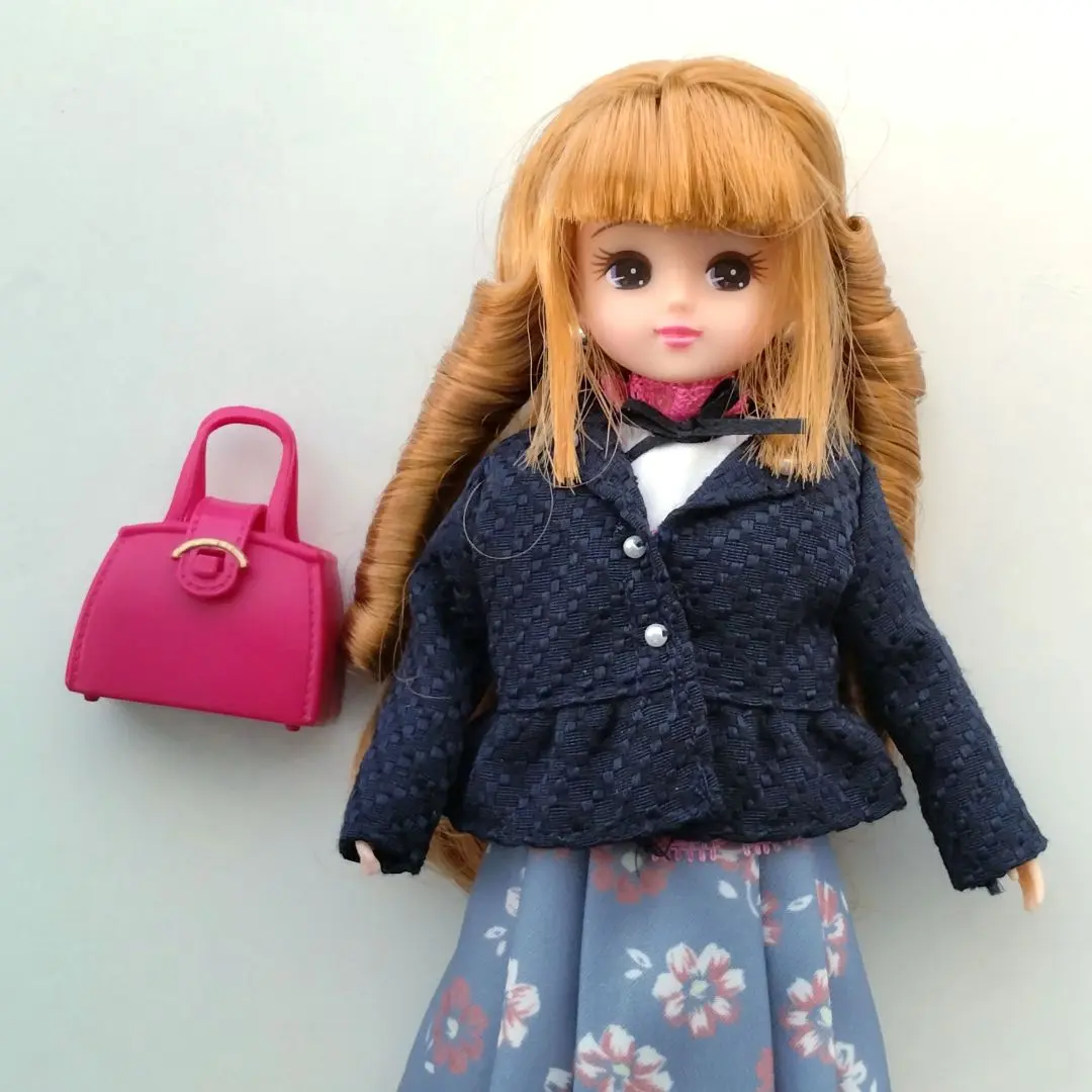 新品未開封タカラトミー ガーリー フルラージュリカちゃん