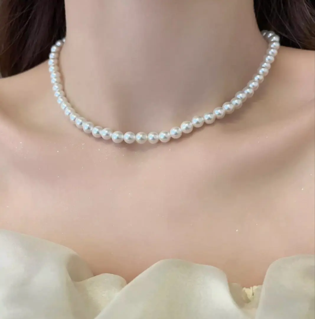 Thumbnail of White Necklace 7