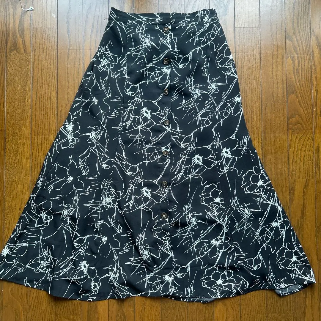 Thumbnail of FUN Long Skirt Floral Pattern