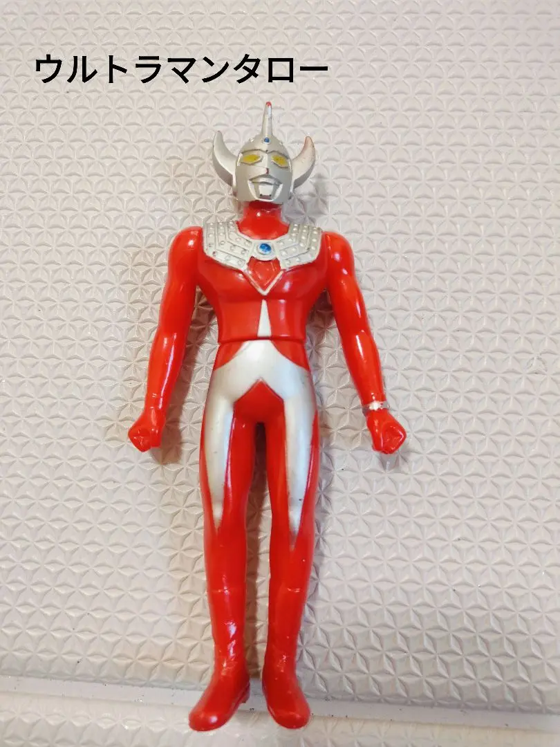 タローマン☆ソフビ　フィギュア　新品未開封 タローマン☆ソフビ フィギュア 新品未開封 - メルカリ
