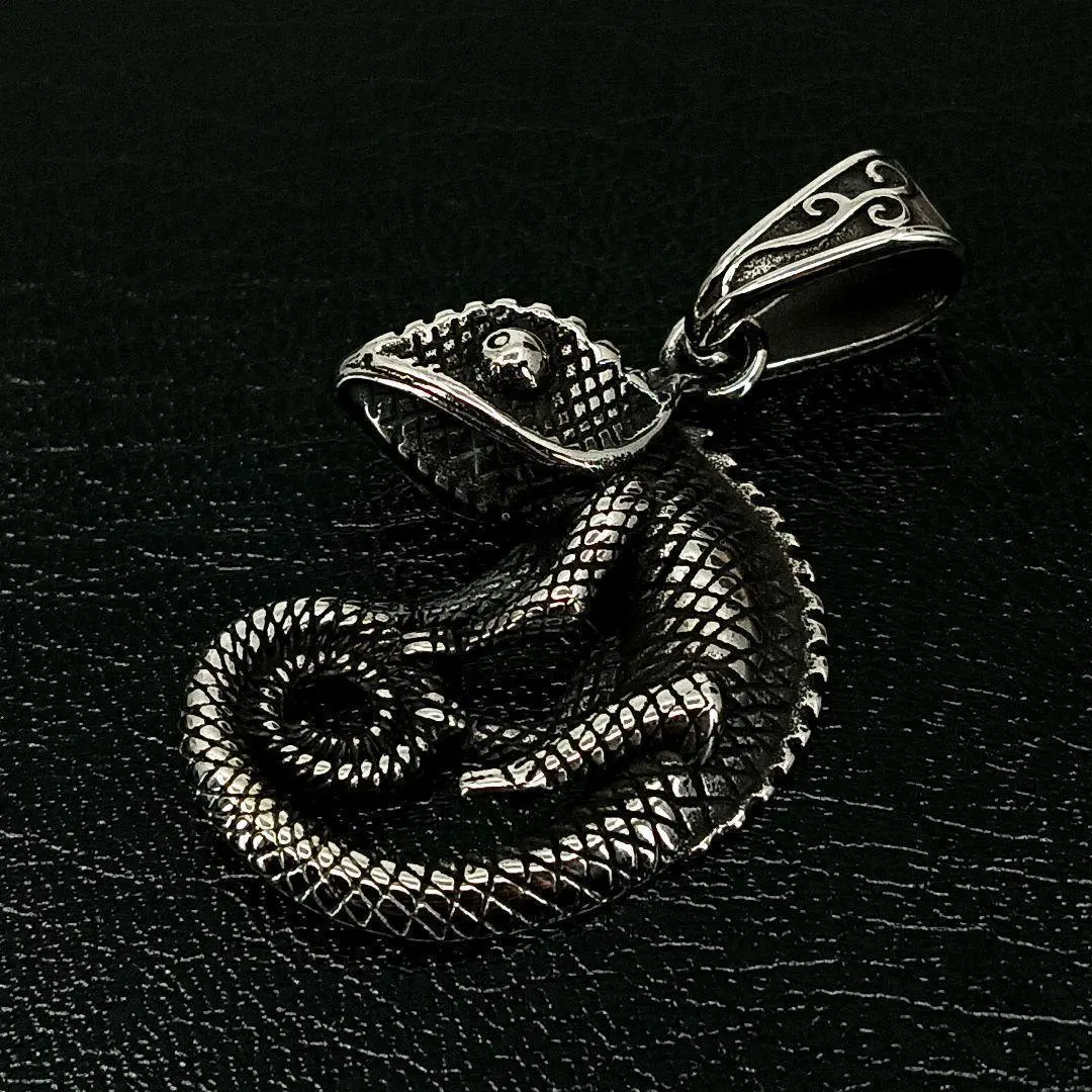 Thumbnail of Vintage Silver Chameleon Reptile Necklace Pendant