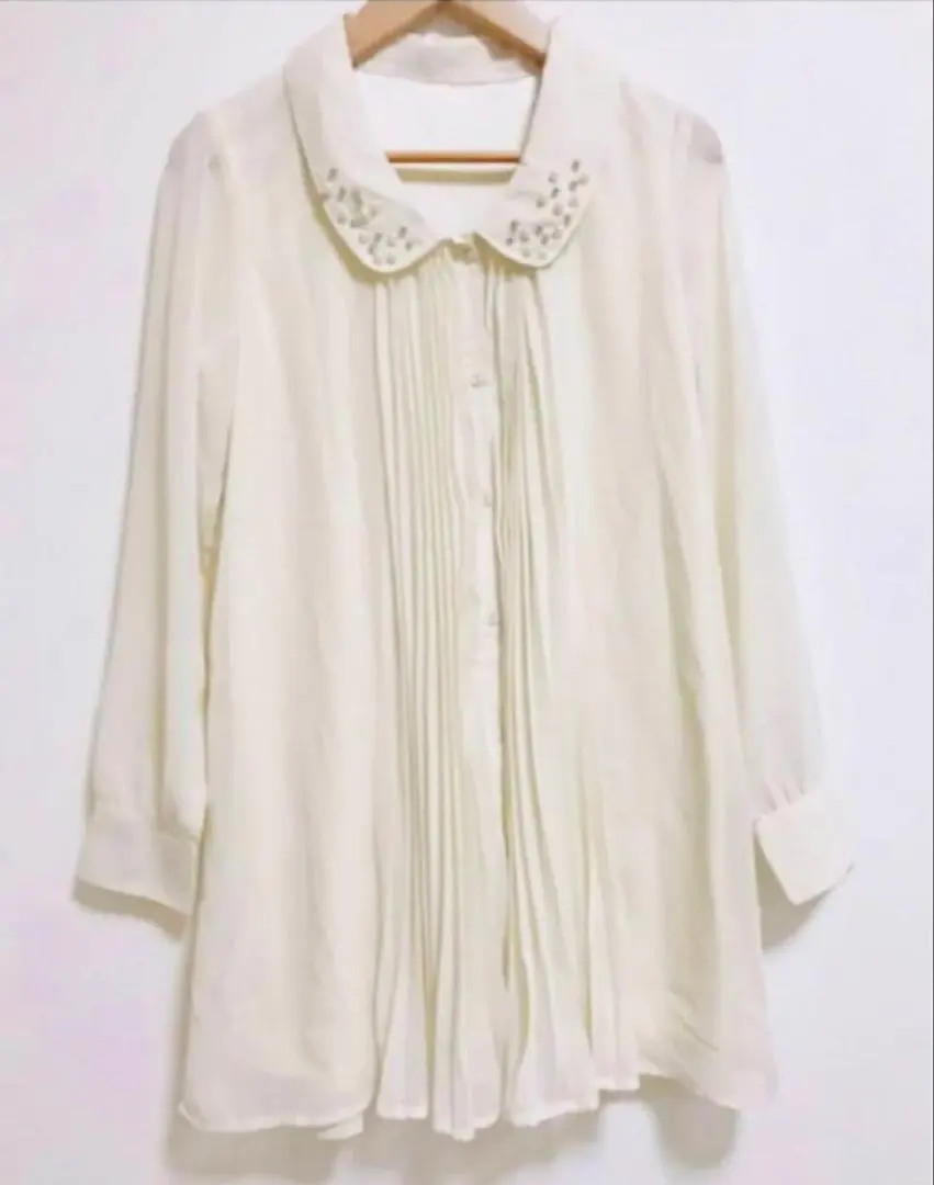 Thumbnail of Ivory Pleated Design Long Sleeve Shirt