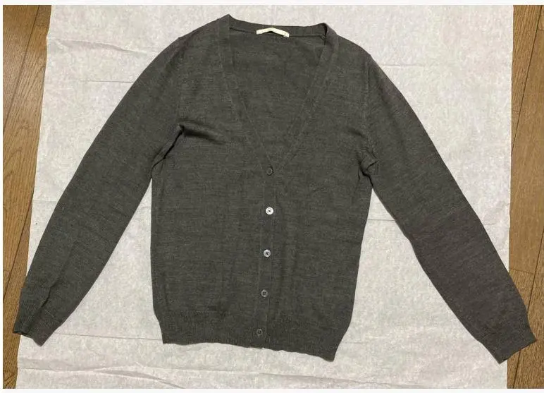 Thumbnail of S, Beautiful Condition, Uniqlo Knit Cardigan, V-neck, Gray, Long Sleeve, Wool