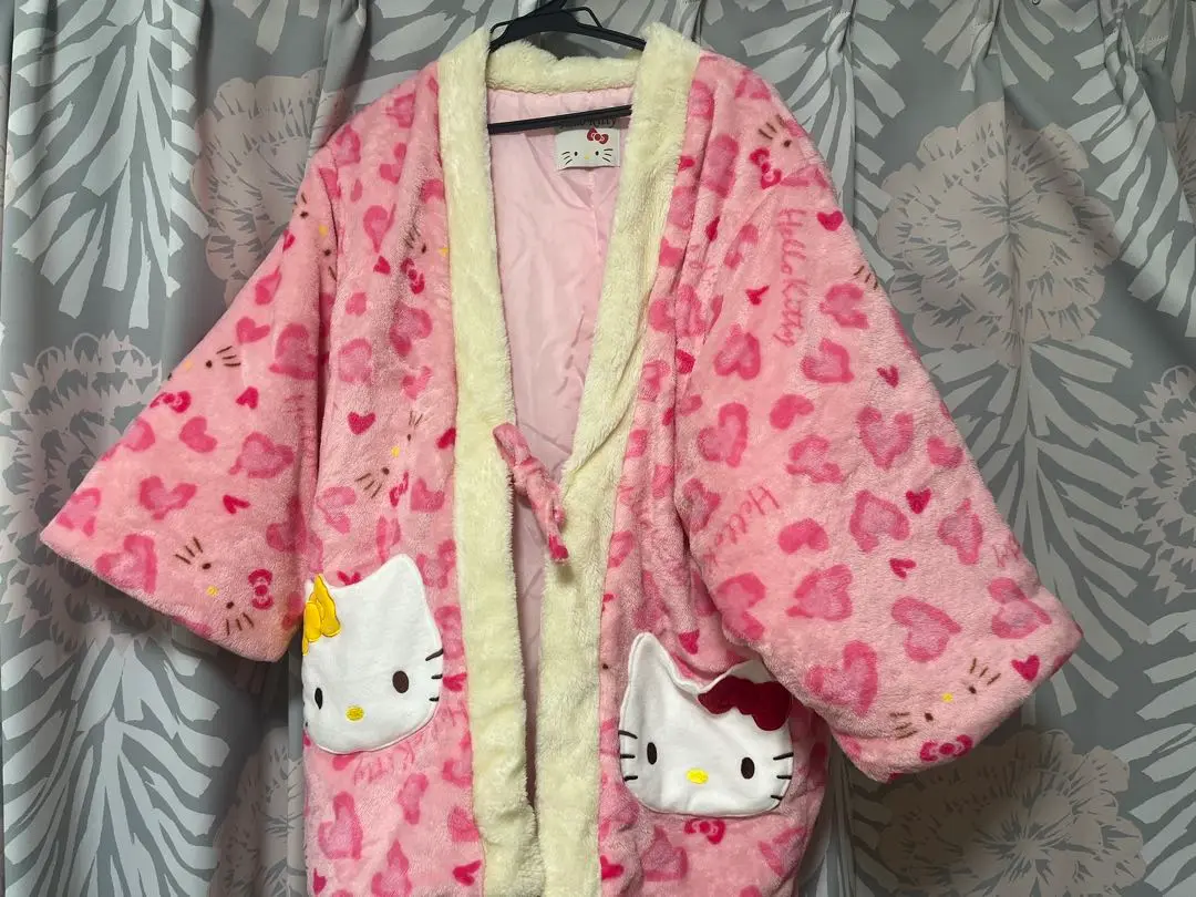 サンリオ ハローキティ Kitty 半纏 ちゃんちゃんこ M～L Amazon | [キャラクター] ハローキティ キルティング半纏