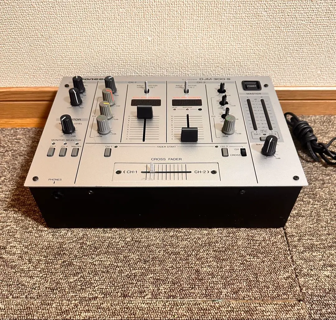 Pioneer DJミキサーDJM-300-S+CDJ-100S 2台とセット DJM-300-S (archived) 2-channel performance mixer (silver