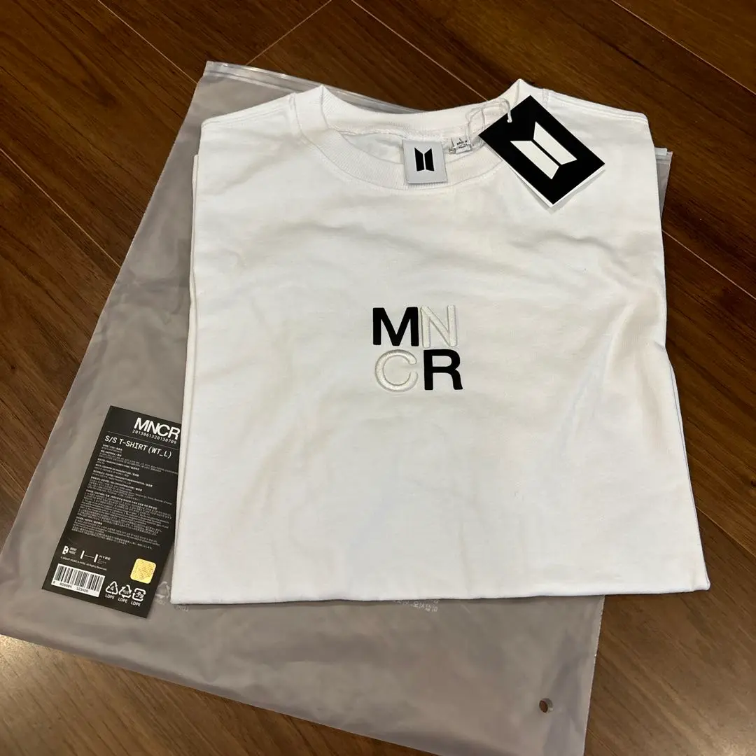2025年最新】monochrome bts tシャツの人気アイテム - メルカリ