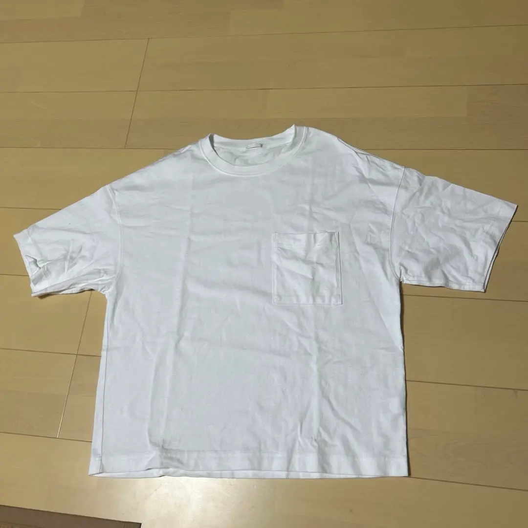 Thumbnail of White T-shirt