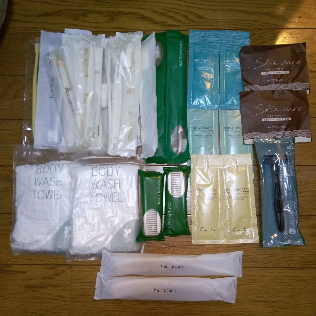 Thumbnail of Hotel amenity set