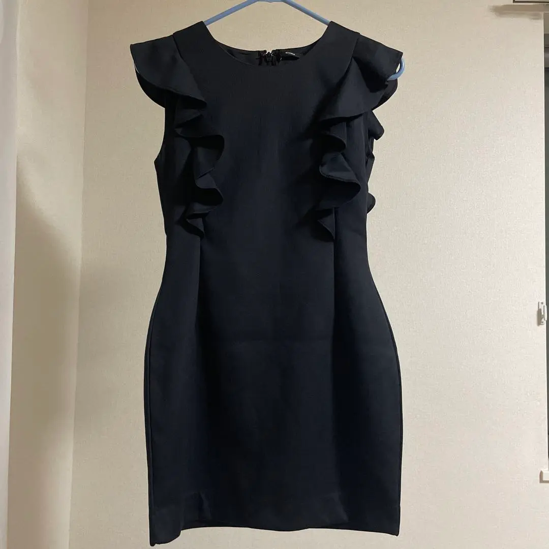 【全新附標籤】EMODA 黑色緊身迷你裙 S 的縮圖
