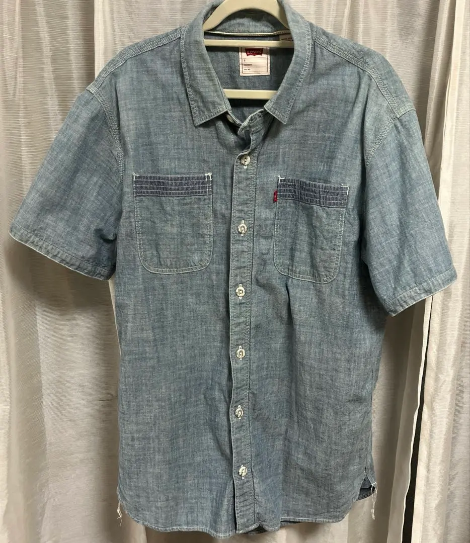 Thumbnail of Levi's shirt