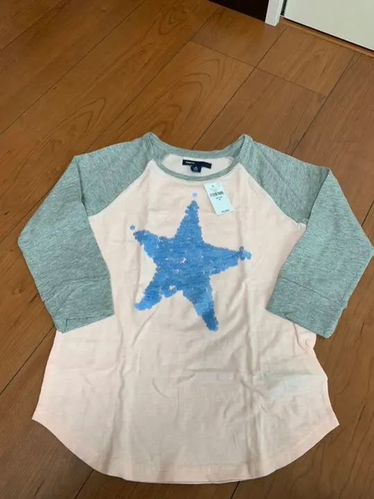 Thumbnail of New with tags! Gap star pattern T-shirt, size 130, original price 3200 yen